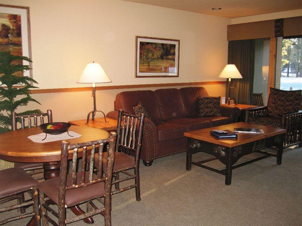 The Pines At Sunriver Room photo