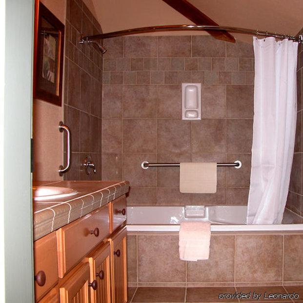 The Pines At Sunriver Room photo